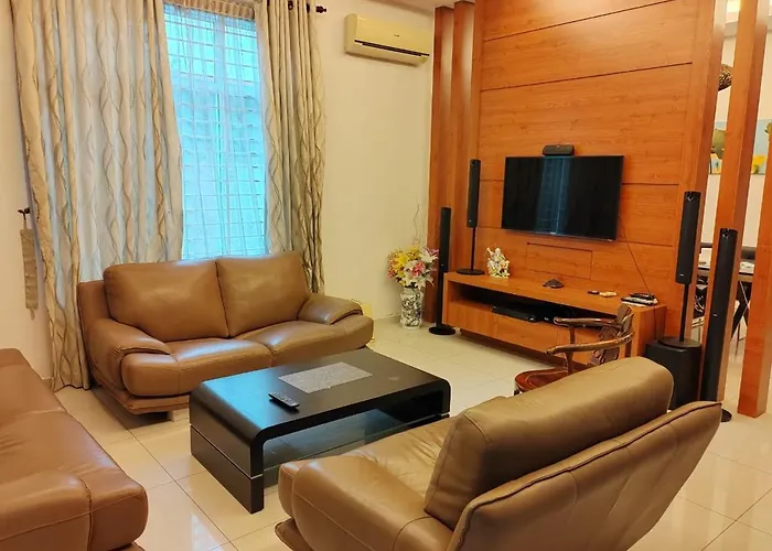 Nice Semi D House At Tangkak