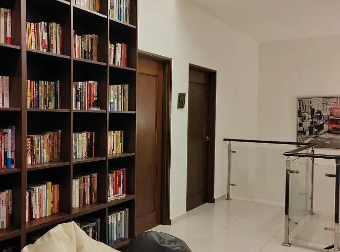 Nice Semi D House At Tangkak