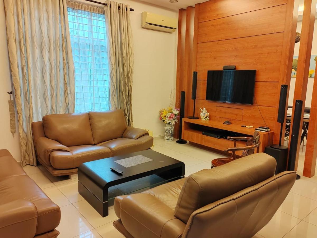 Apartment Semi D House At *